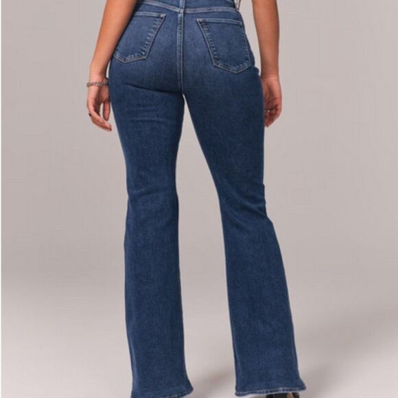 Abercrombie & Fitch The Flare Ultra High Rise Jean 26 / 2 short - Picture 4 of 13